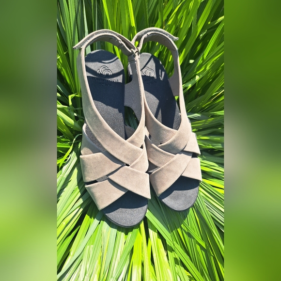 Clarks Women's Caddell Bright Wedge Sandal Sz8 - Picture 3 of 6